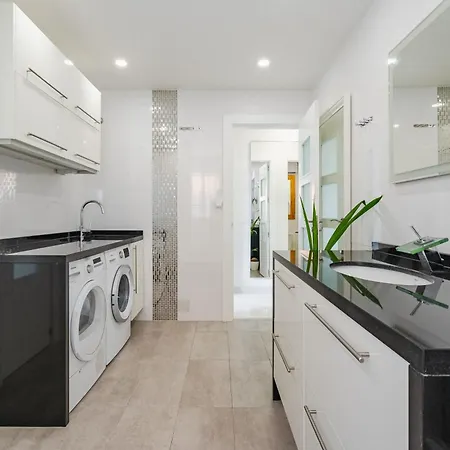 Villa Luxurious Hillside With Private Pool - Sea & Mountain Views *