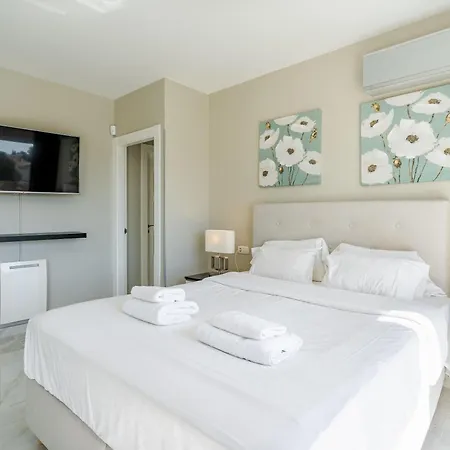 Private Luxurious Hillside With Pool & Sea Views For 8 To 10 Ppl * Fuengirola