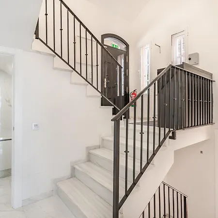 Private Luxurious Hillside With Pool & Sea Views For 8 To 10 Ppl Villa Fuengirola