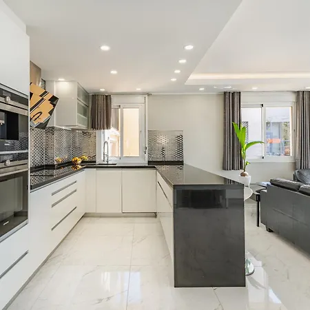 Luxurious Hillside With Private Pool - Sea & Mountain Views Villa