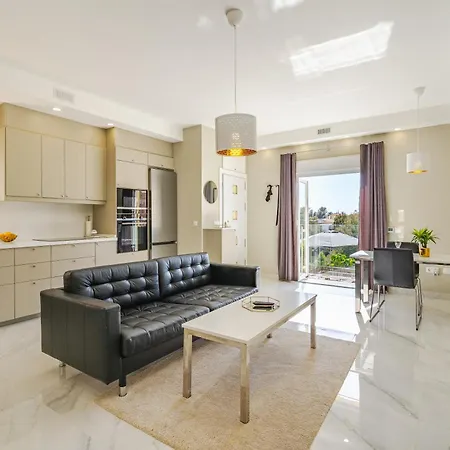 Private Luxurious Hillside With Pool & Sea Views For 8 To 10 Ppl Fuengirola