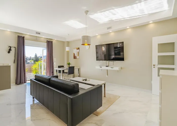 Luxurious Hillside With Private Pool - Sea & Mountain Views Willa