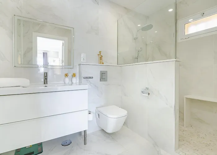 Willa Luxurious Hillside With Private Pool - Sea & Mountain Views *