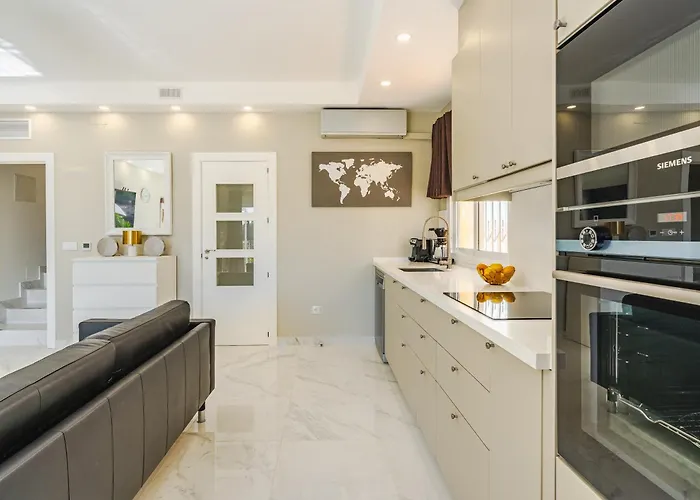 Luxurious Hillside With Private Pool - Sea & Mountain Views *