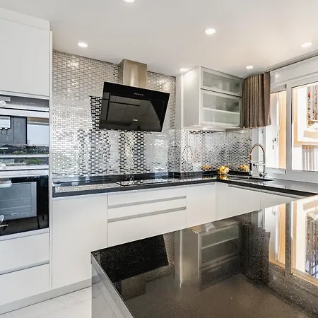 فيلة Luxurious Hillside With Private Pool - Sea & Mountain Views فوينخيرولا